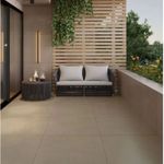 porcelanato_a_externo_caliza_greige_90x90_eliane__8049687_9454621