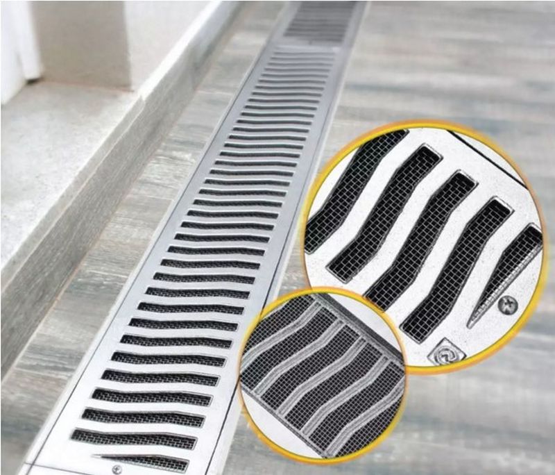 grelha_de_aluminio_martelado_15x100mm_costa_navarro_cromado_ctela_7906351