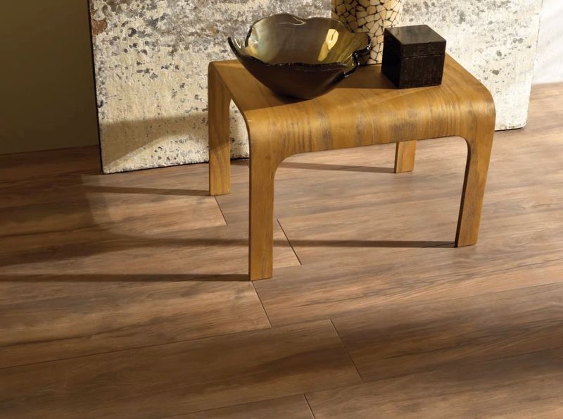 porcelanato_a_retificado_canela_dourada_20x120_portobello_marrom_ext__202396E_9319461