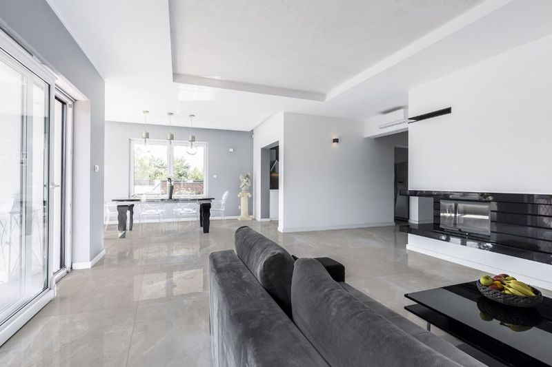 porcelanato_a_retificadopolido_fuji_84x84_delta_sand__2233A_8975630